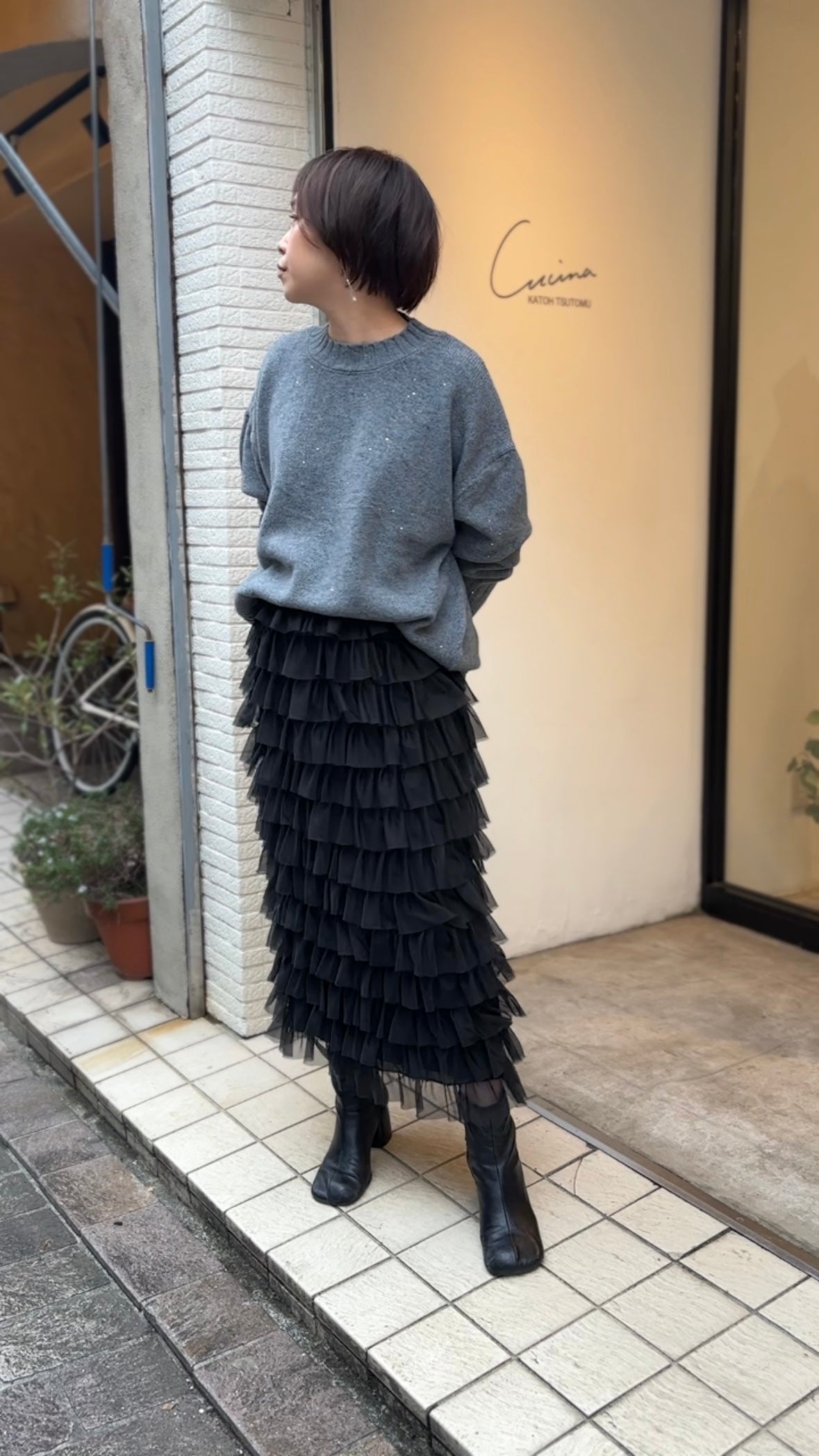 フリルタイトスカート