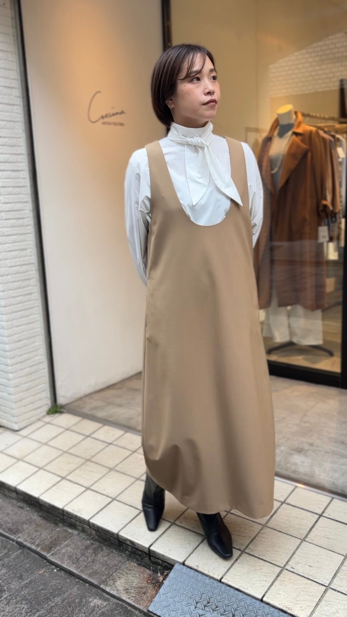 ウールギャバUネックワンピース(キャメル)