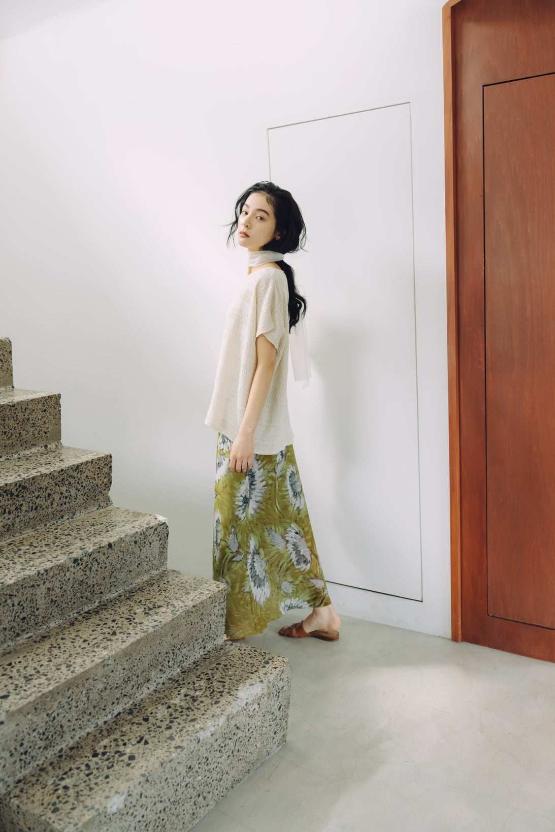 【4月27日 発売】ポリフラワーシアータイトスカート