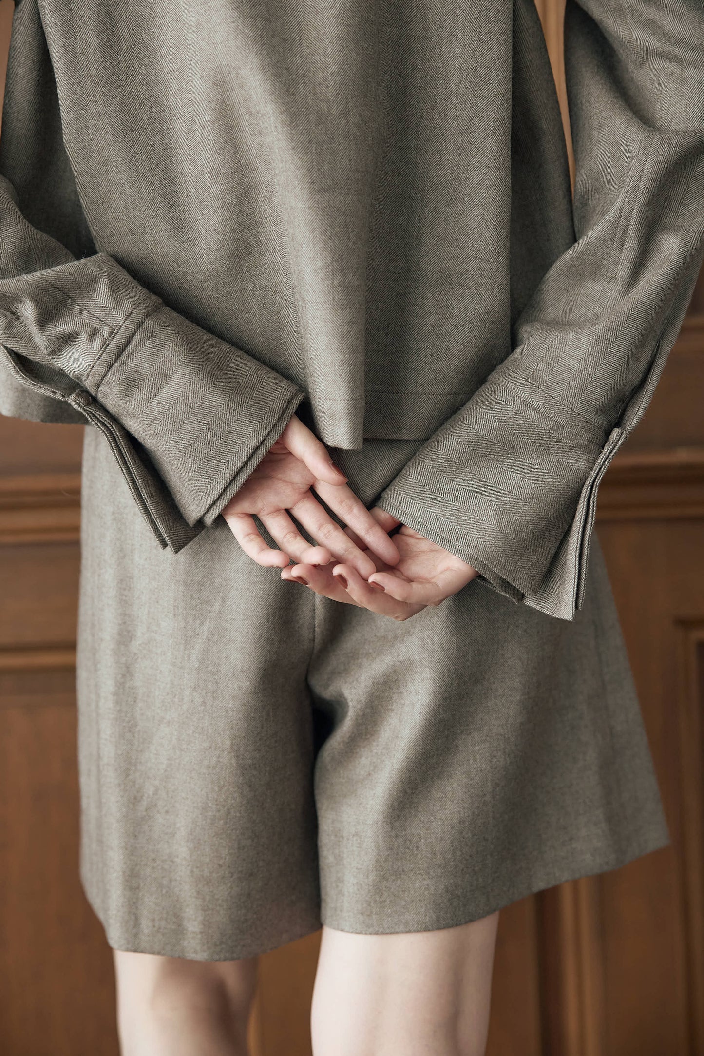 サキソニーヘリンボーンコンパクトシャツ（ブラウン）