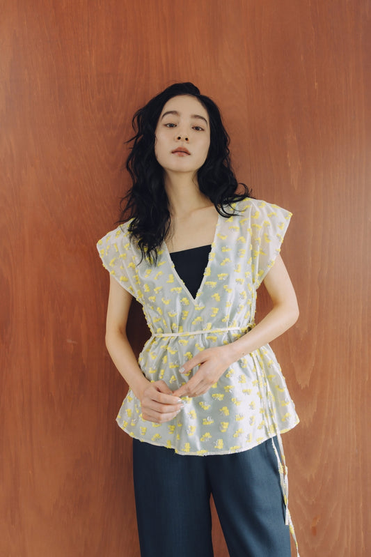 【5月2日 発売】DANCING MIMOZA ノースリーブブラウス（アイボリー）