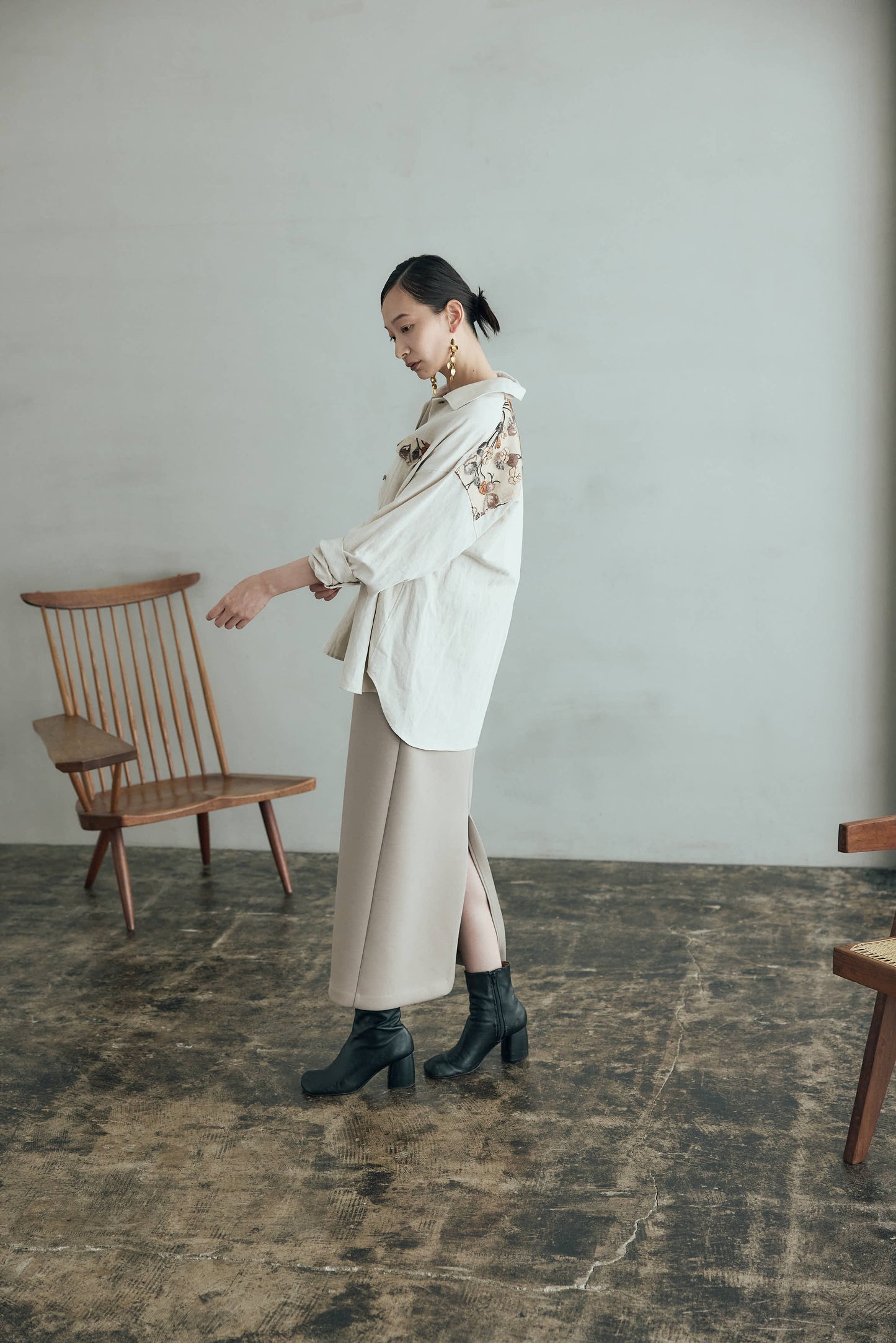 スパンコール刺繍デニムシャツ（アイボリー）