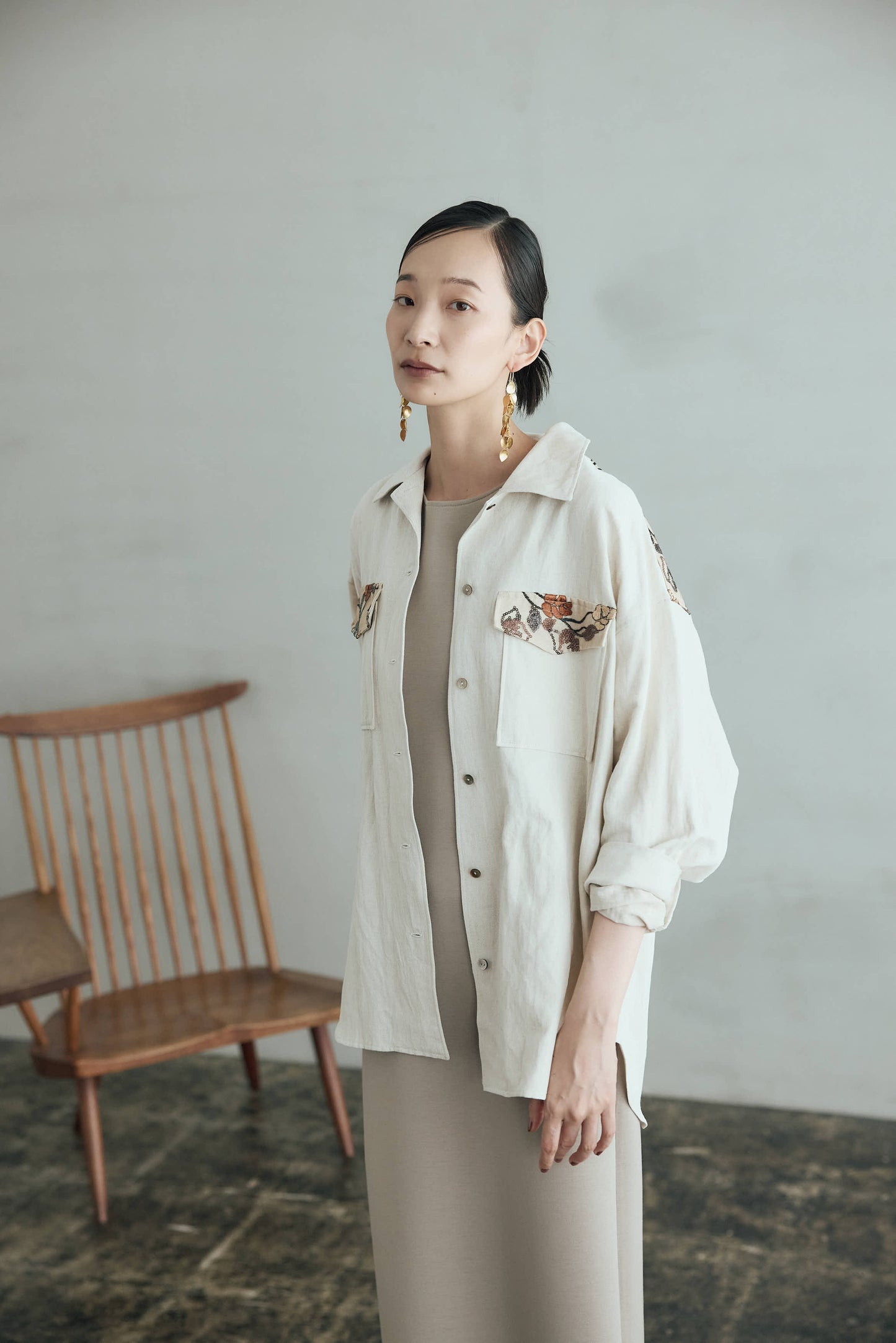 スパンコール刺繍デニムシャツ（アイボリー）