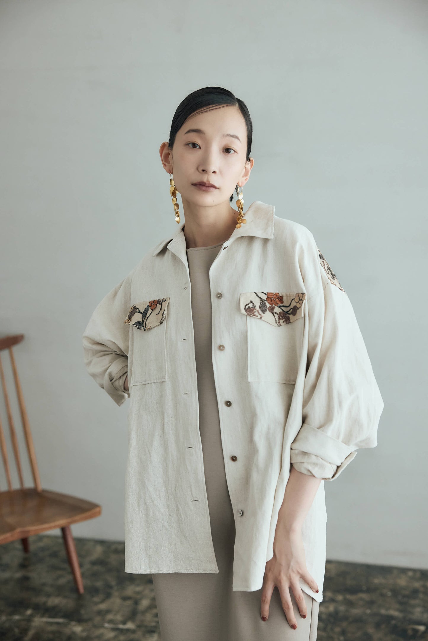 スパンコール刺繍デニムシャツ（アイボリー）