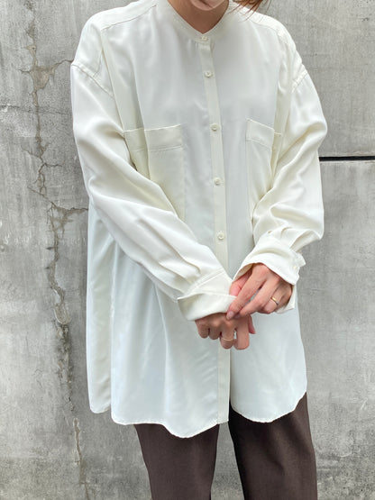 キュプラサテンノーカラーシャツ