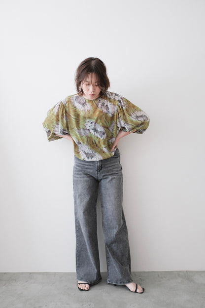 【4月27日 発売】ポリフラワーシアーブラウス