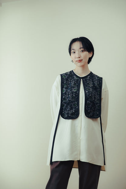 キュプラサテンノーカラーシャツ