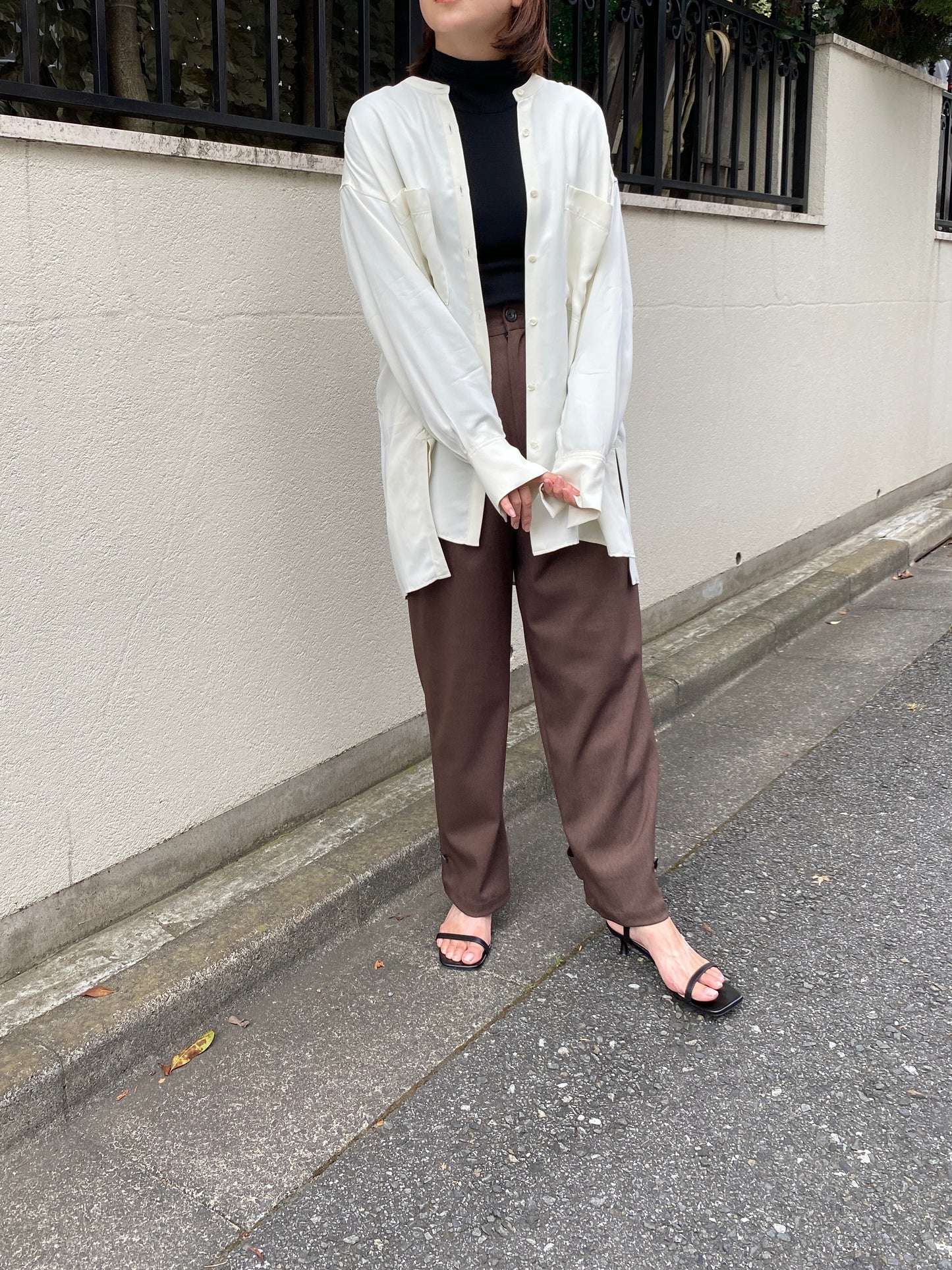 キュプラサテンノーカラーシャツ