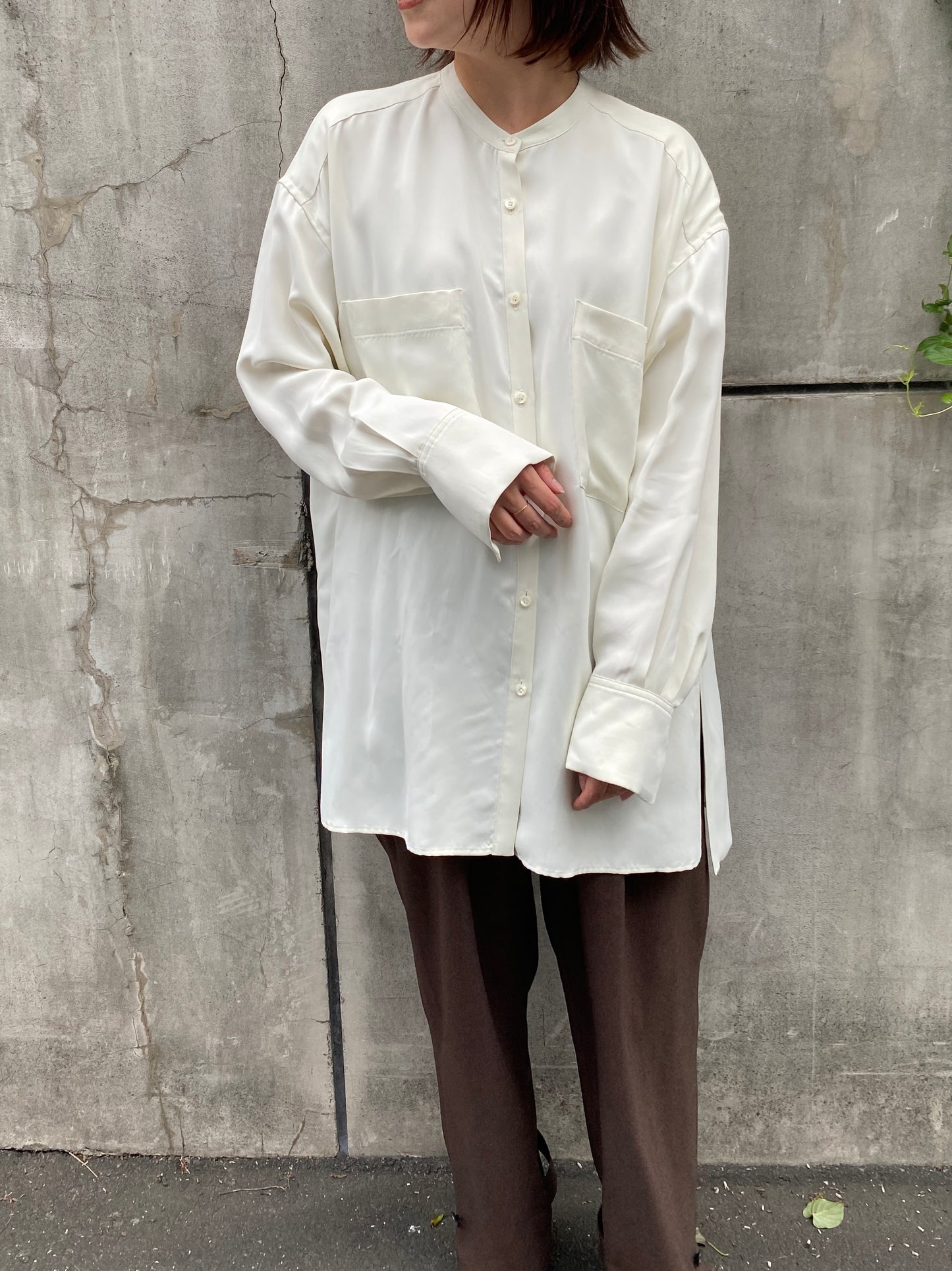 キュプラサテンノーカラーシャツ