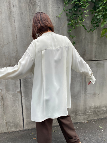 キュプラサテンノーカラーシャツ