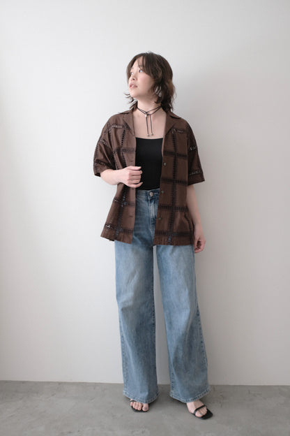【4月27日 発売】コットンコード刺繍レースシャツ（ブラウン）