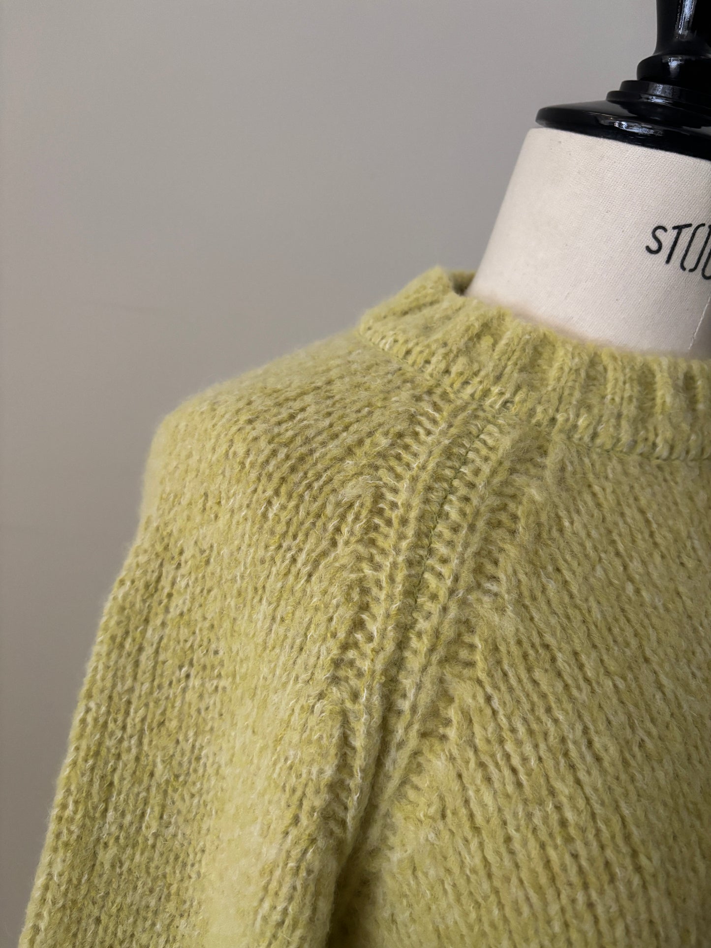 ベビーアルパカ プルオーバーニット（イエロー）