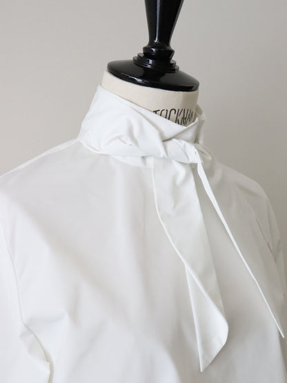 タフタボウタイブラウス（アイボリー）