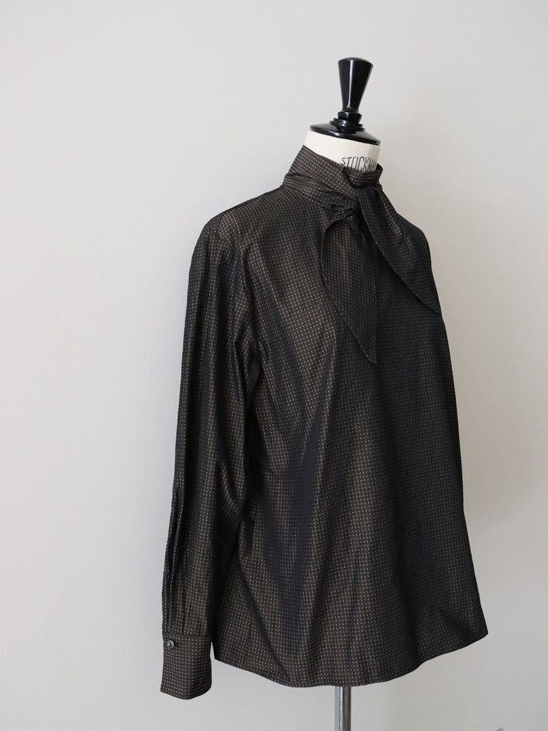 タフタドットボウタイブラウス（ブラウン）