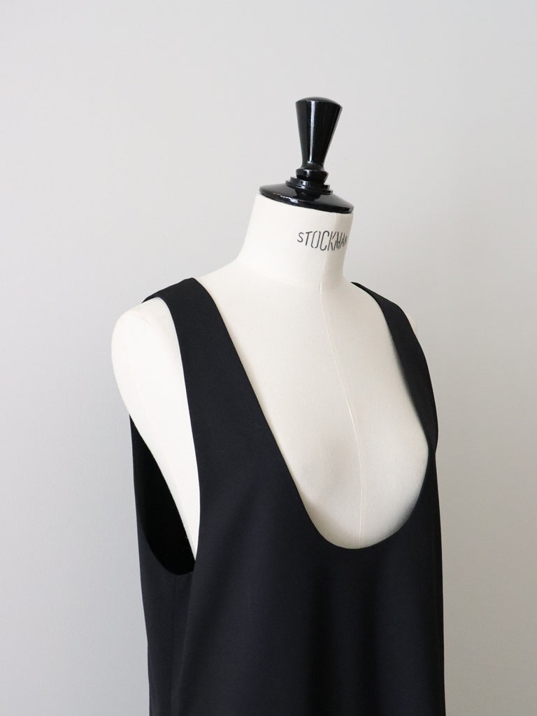 ウールギャバUネックワンピース（ブラック）