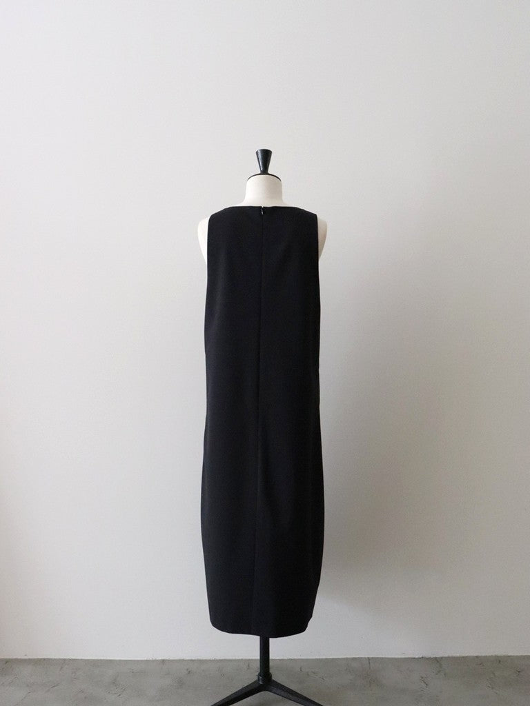 ウールギャバUネックワンピース（ブラック）