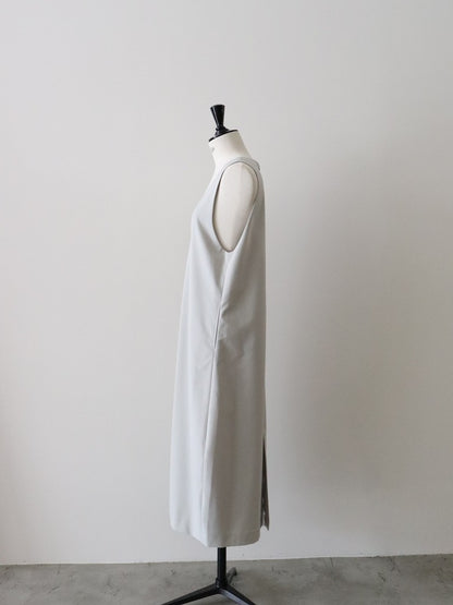 ウールギャバUネックワンピース（ベージュ）