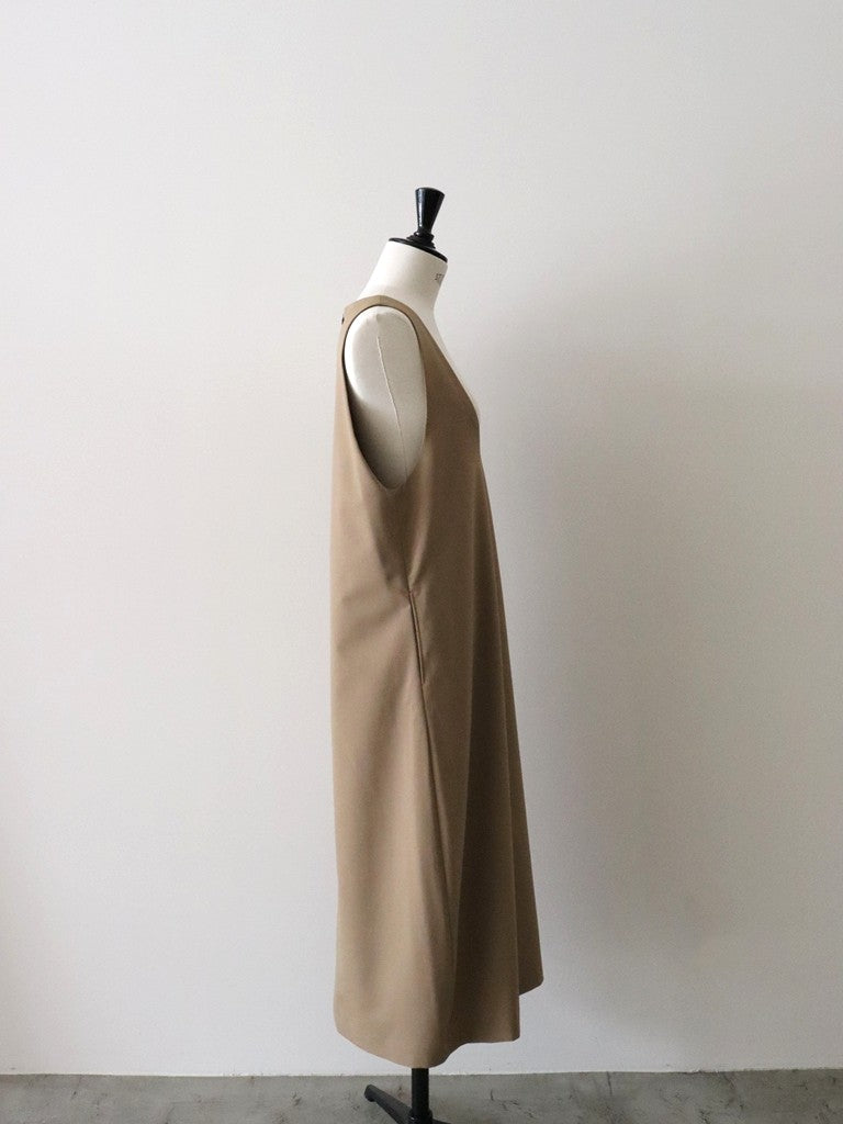 ウールギャバUネックワンピース（キャメル）