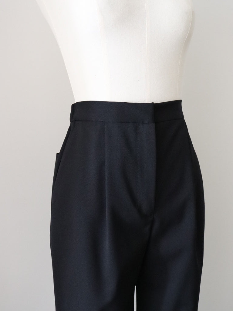 ウールギャバストレートパンツ（ブラック）