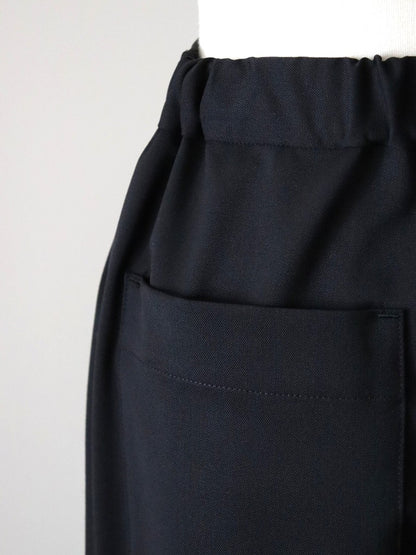 ウールギャバストレートパンツ（ブラック）