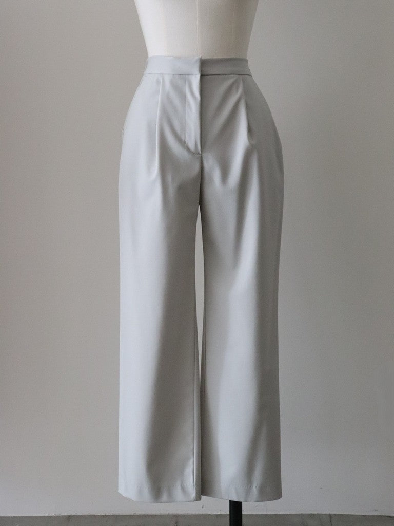 ウールギャバストレートパンツ（ベージュ）