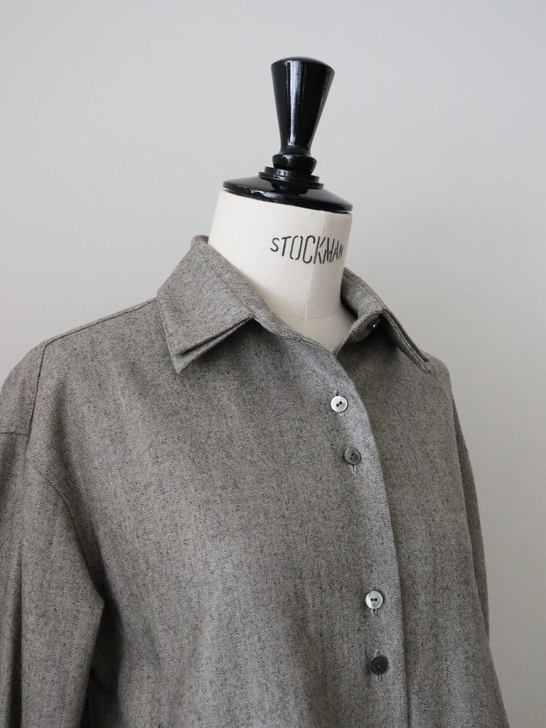 サキソニーヘリンボーンコンパクトシャツ（ブラック）