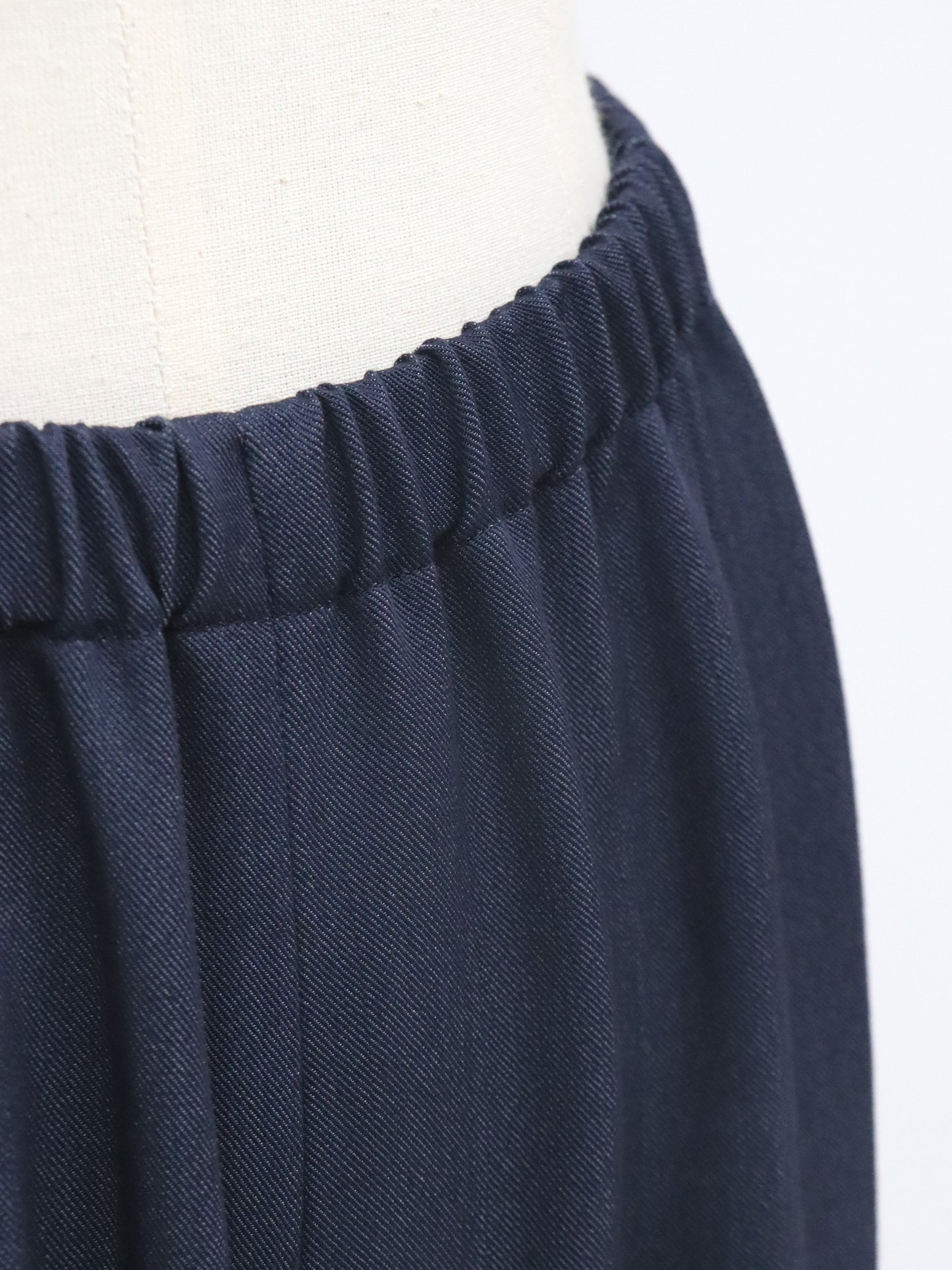 【5月2日 発売】セルリアデニムパンツ（ネイビー）