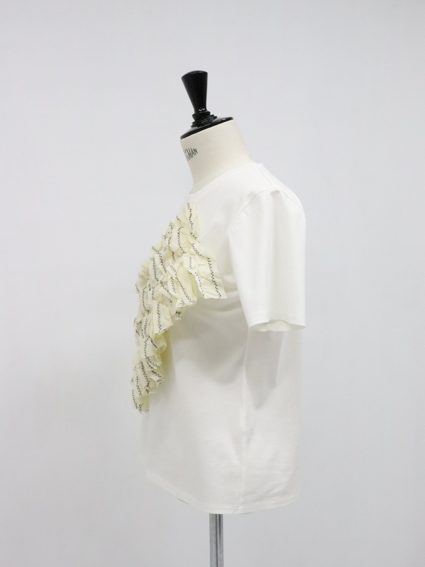 ラッフルTシャツ